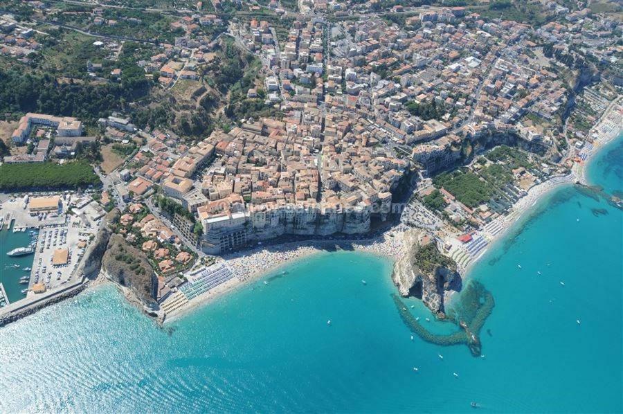 Flowery Tropea Apartment Buitenkant foto